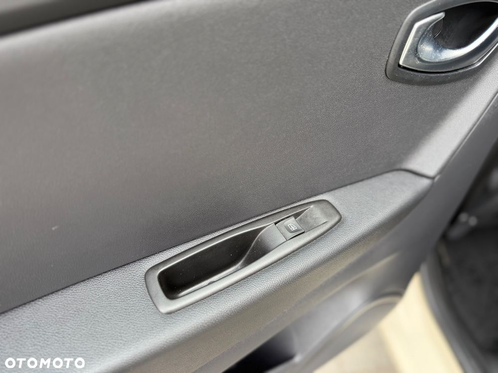 Renault Captur ENERGY TCe 120 EDC Experience - 26