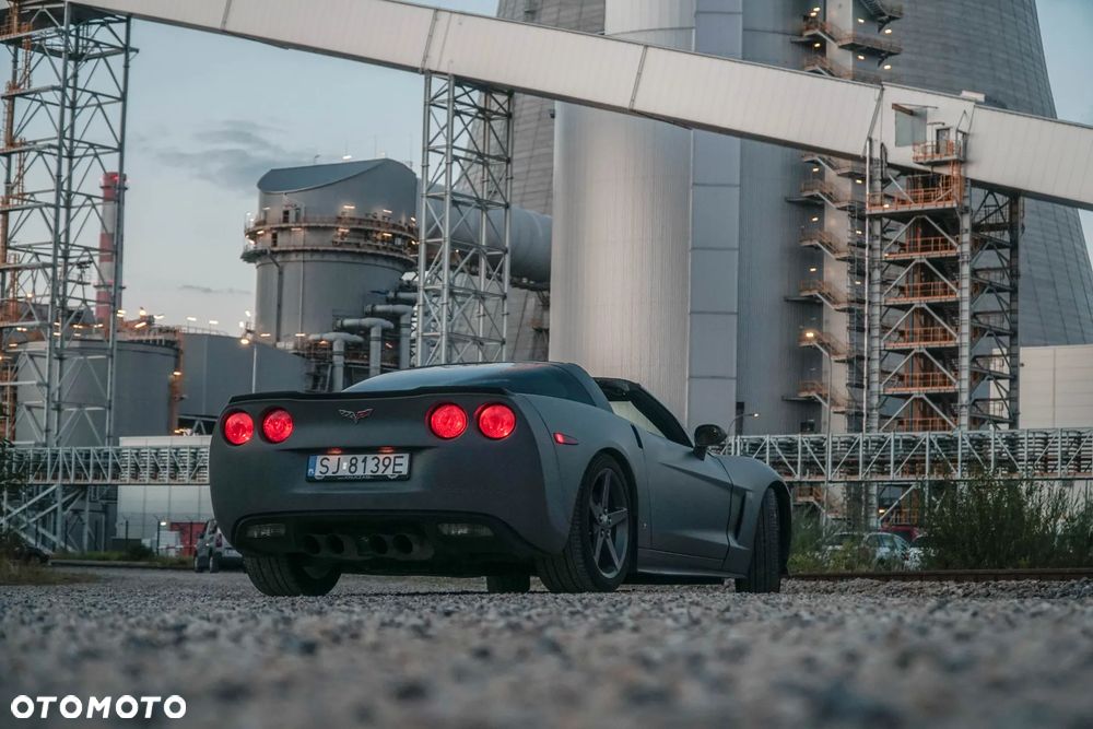 Chevrolet Corvette - 9