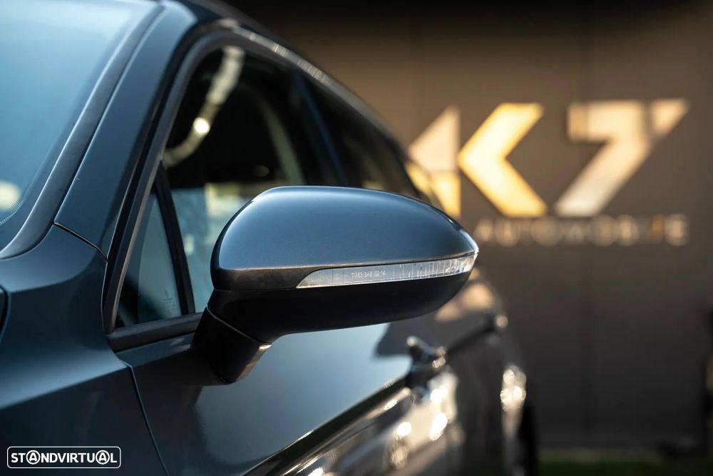 VW Passat Variant 1.6 TDI BlueMotion - 34