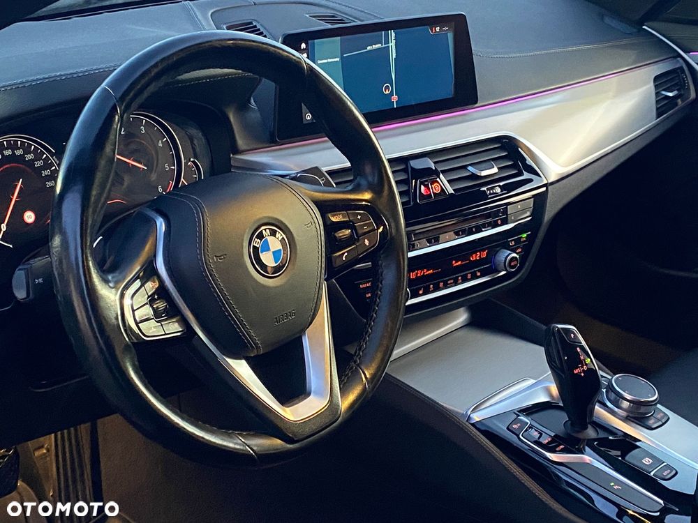 BMW Seria 5 520d xDrive Luxury Line sport - 17