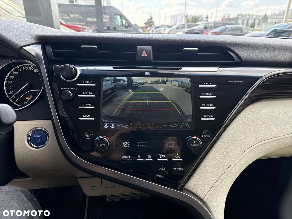 Toyota Camry 2.5 Hybrid Executive CVT - 18