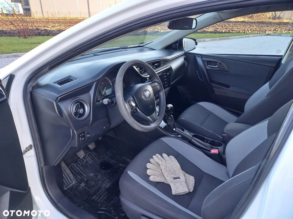 Toyota Auris - 5