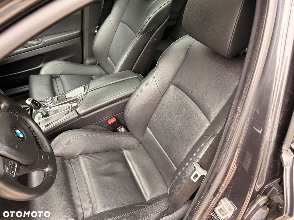 BMW Seria 5 525d - 16