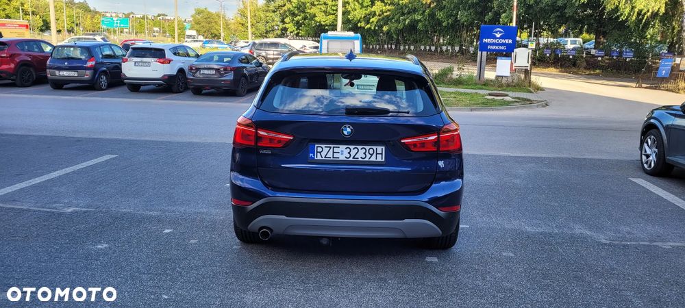 BMW X1 sDrive18d xLine - 8