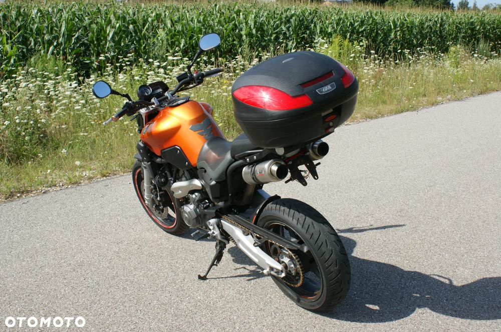 Yamaha MT - 8