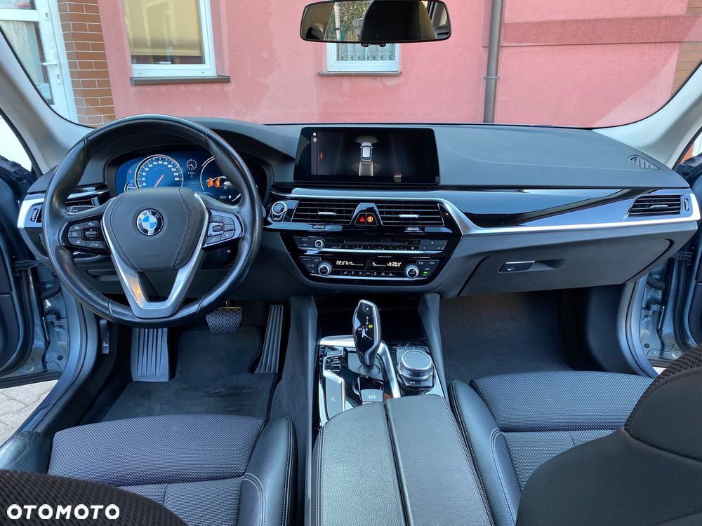 BMW Seria 5 520d xDrive Sport Line - 13