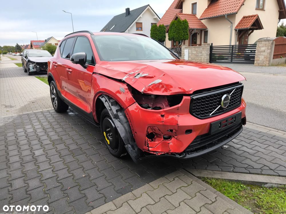 Volvo XC 40 B3 B DKG Plus Dark - 4