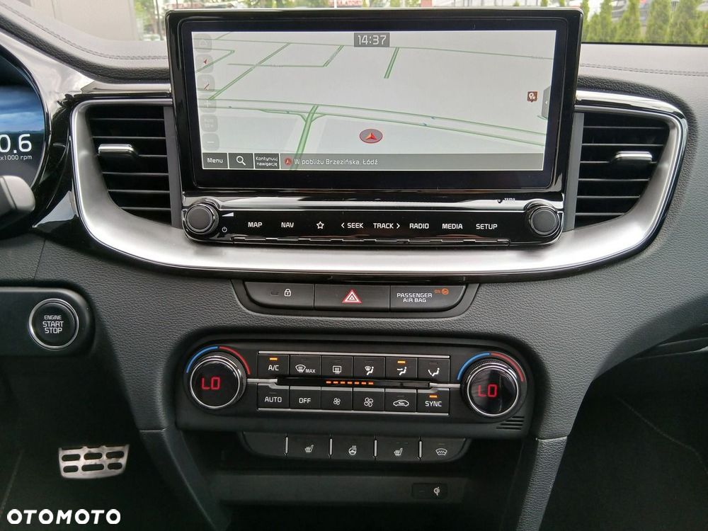 Kia Ceed - 25