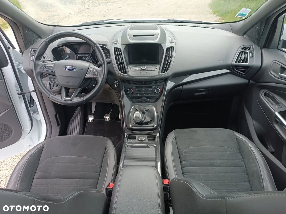 Ford Kuga 2.0 TDCi 2x4 ST-Line - 17