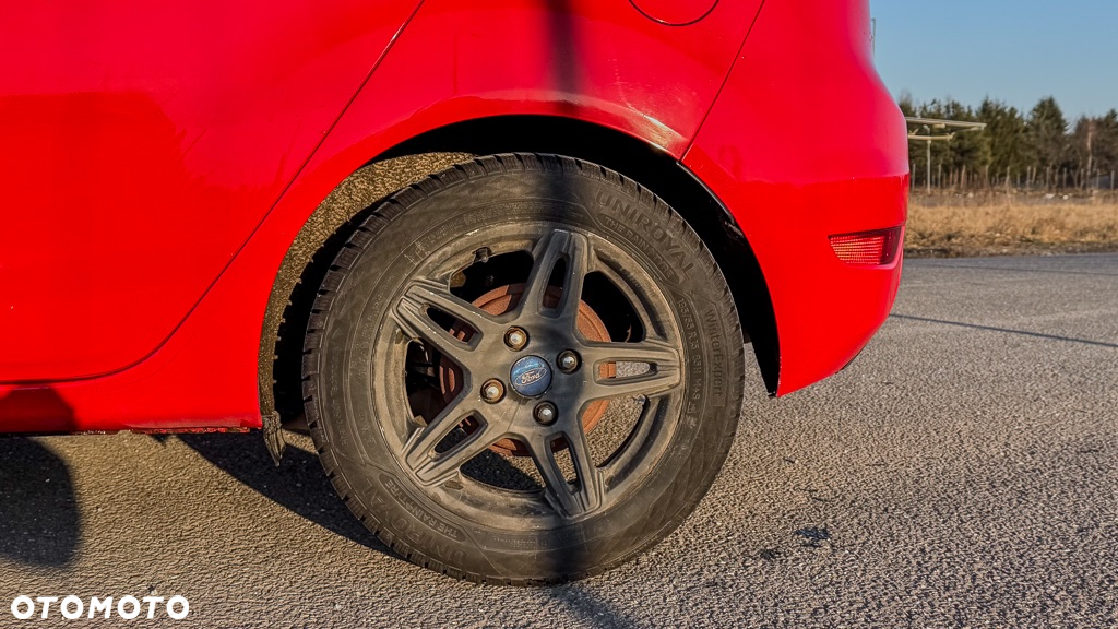 Ford Fiesta 1.6 TDCI SYNC Edition - 9