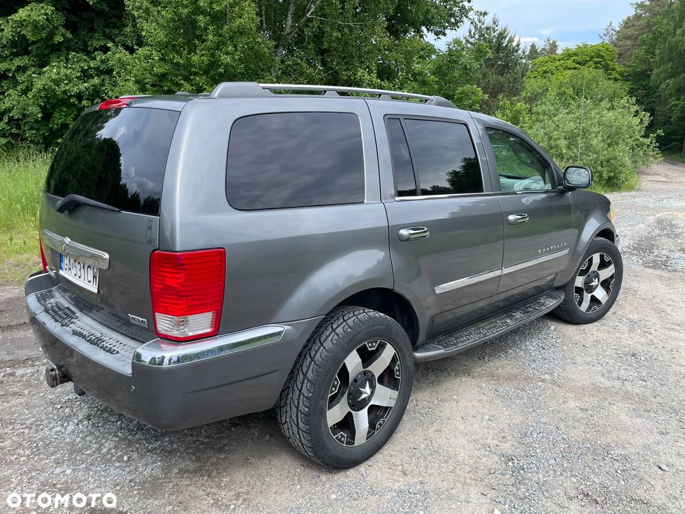 Chrysler Aspen - 6