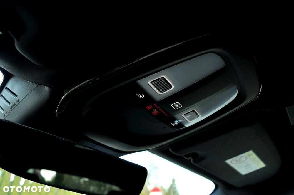 Volvo XC 60 B4 D AWD Plus Dark - 27