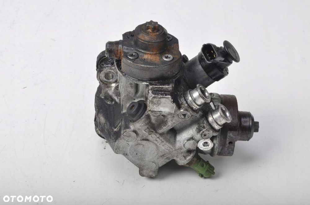 V40 II 2.0 D4  POMPA WTRYSKOWA 31372081 0445010681 - 2