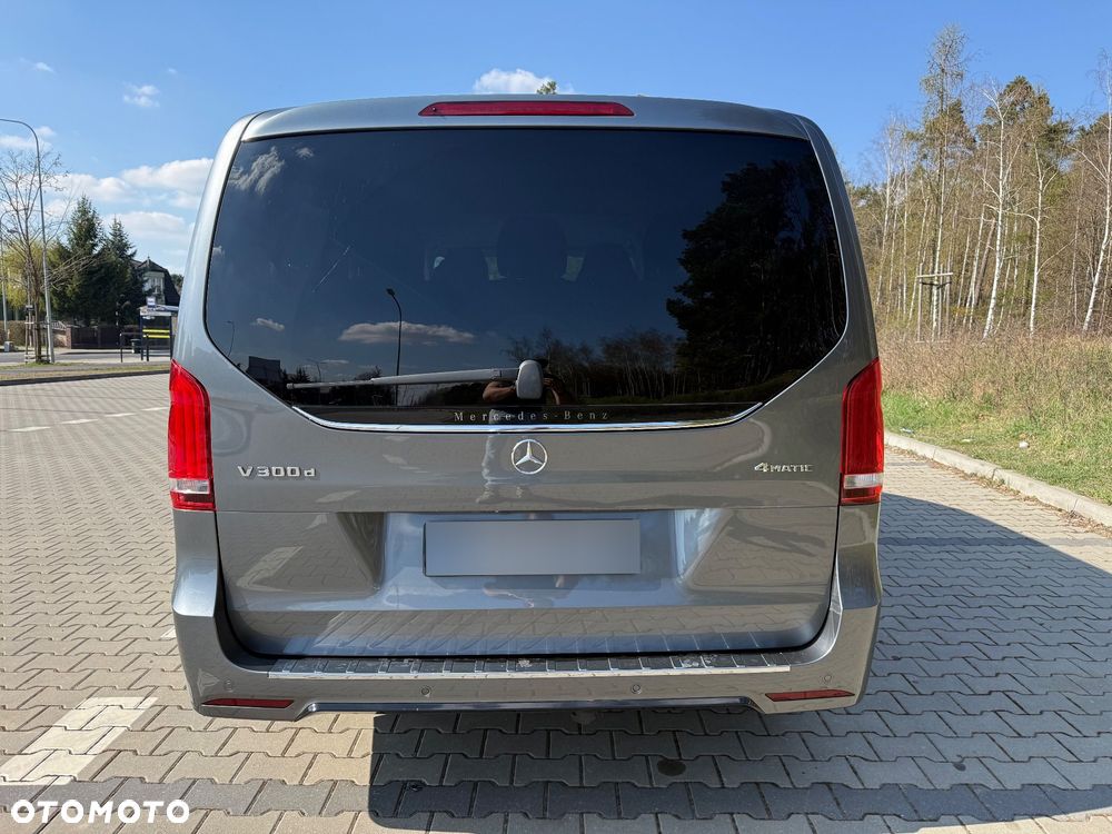 Mercedes-Benz Klasa V 300 d Extralang 9G-TRONIC - 11