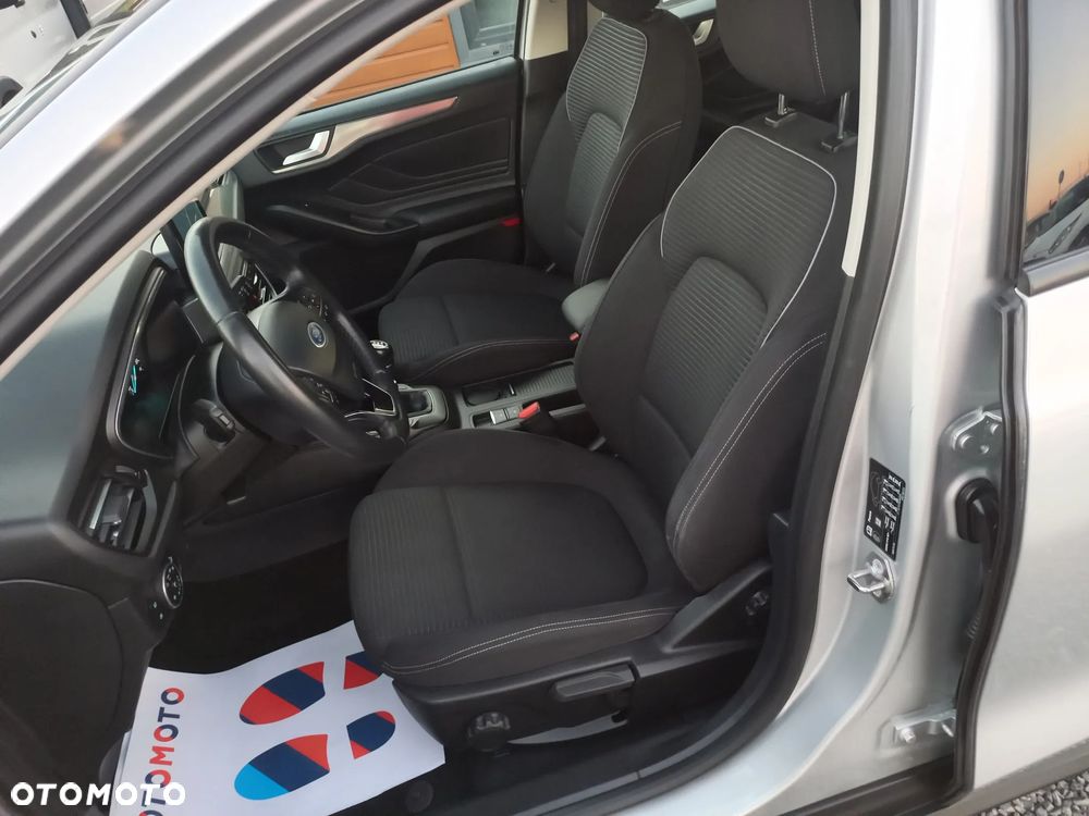 Ford Focus 1.5 EcoBlue Start-Stopp-System TITANIUM - 17