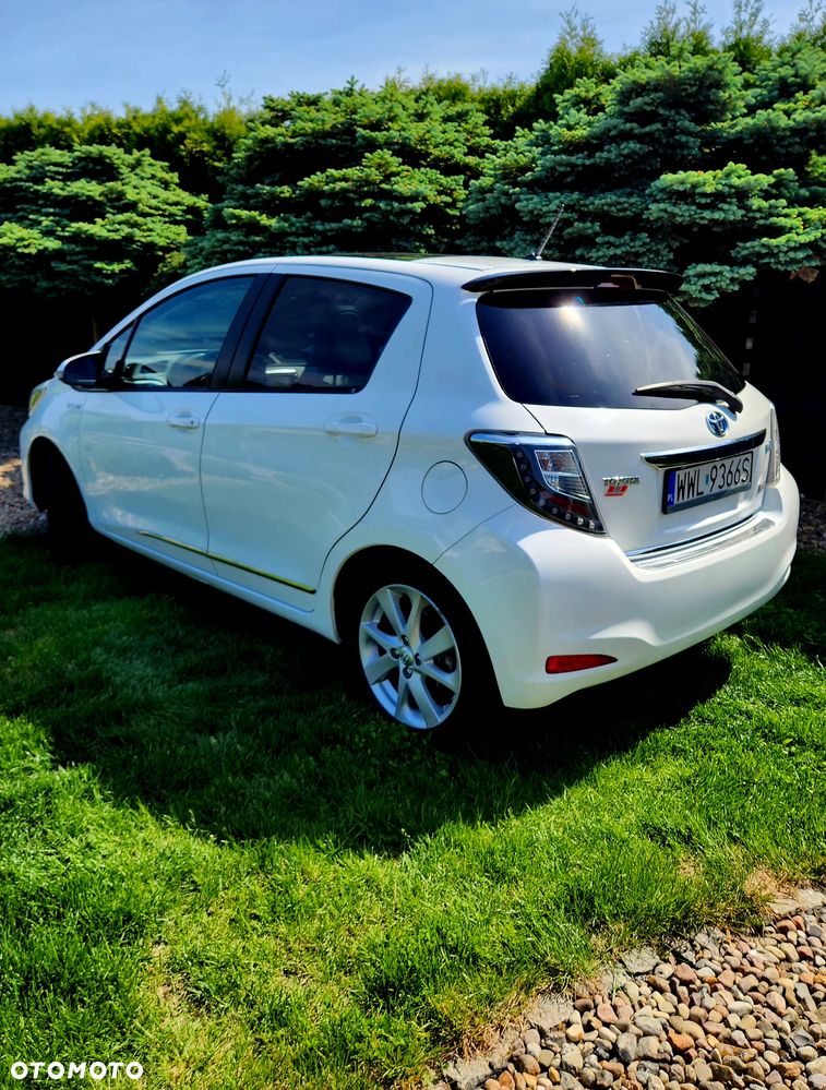 Toyota Yaris Hybrid 100 Premium - 5