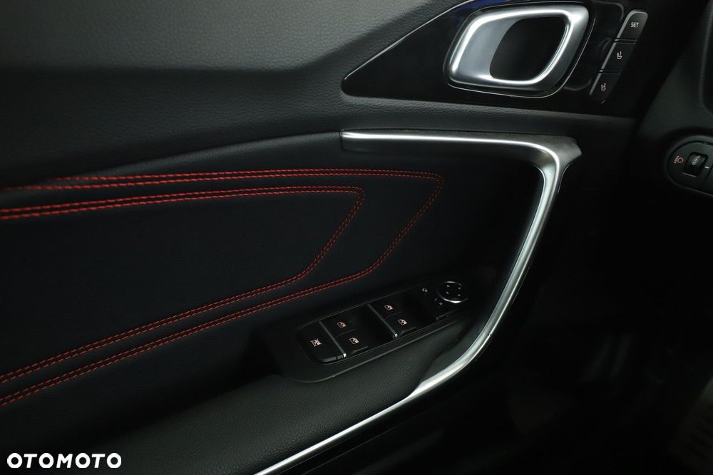Kia ProCeed - 16