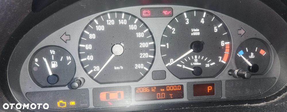 BMW Seria 3 318i - 10