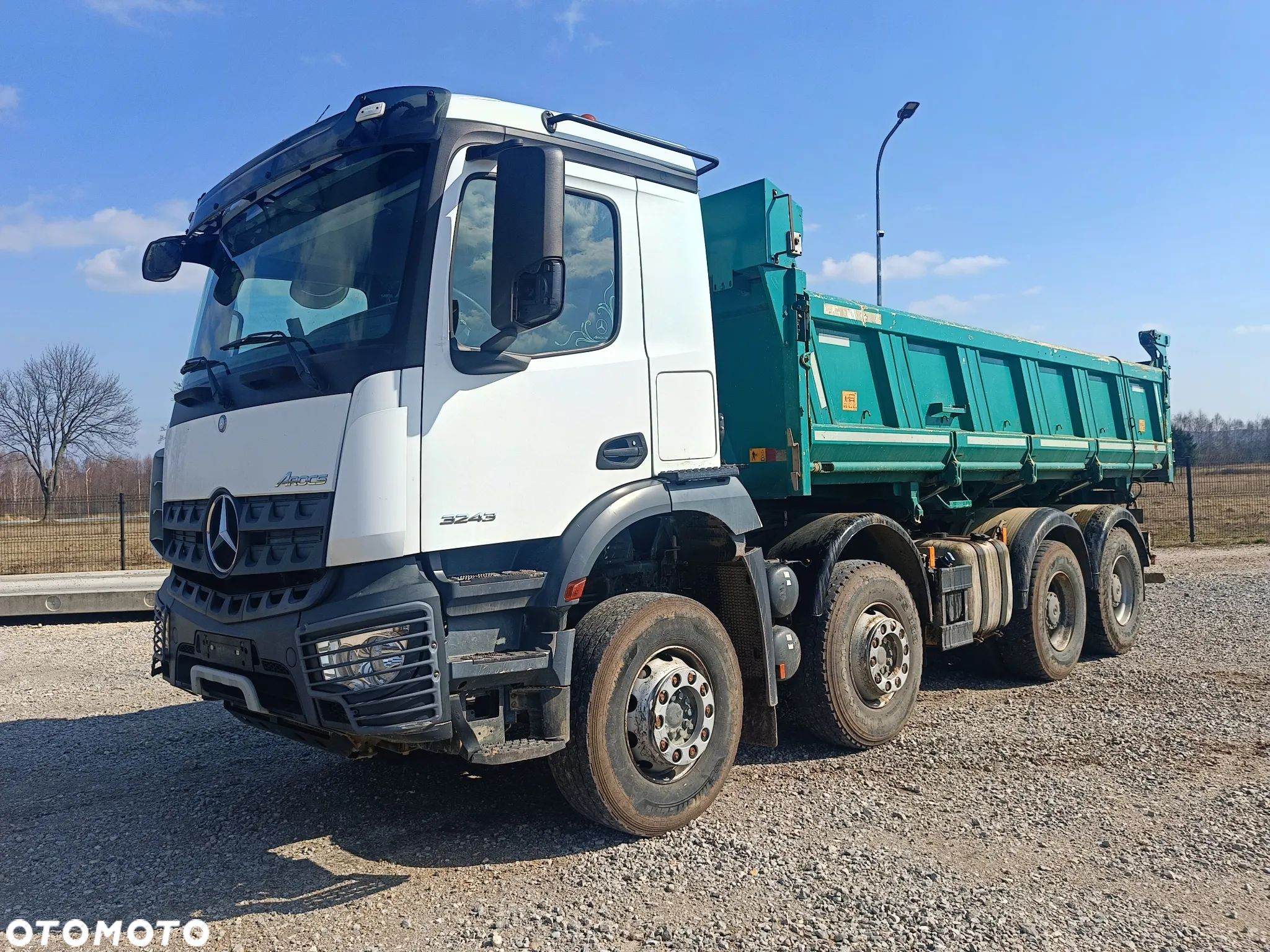 Mercedes-Benz Arocs 3243 - 1
