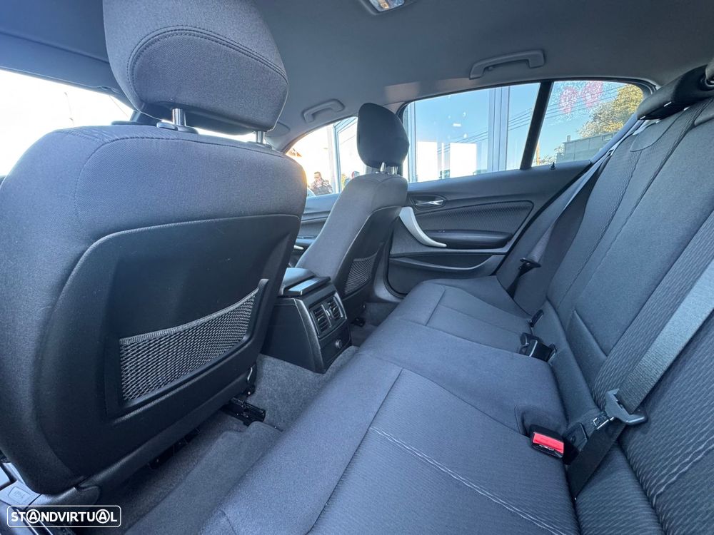 BMW 116 d Pack M - 4