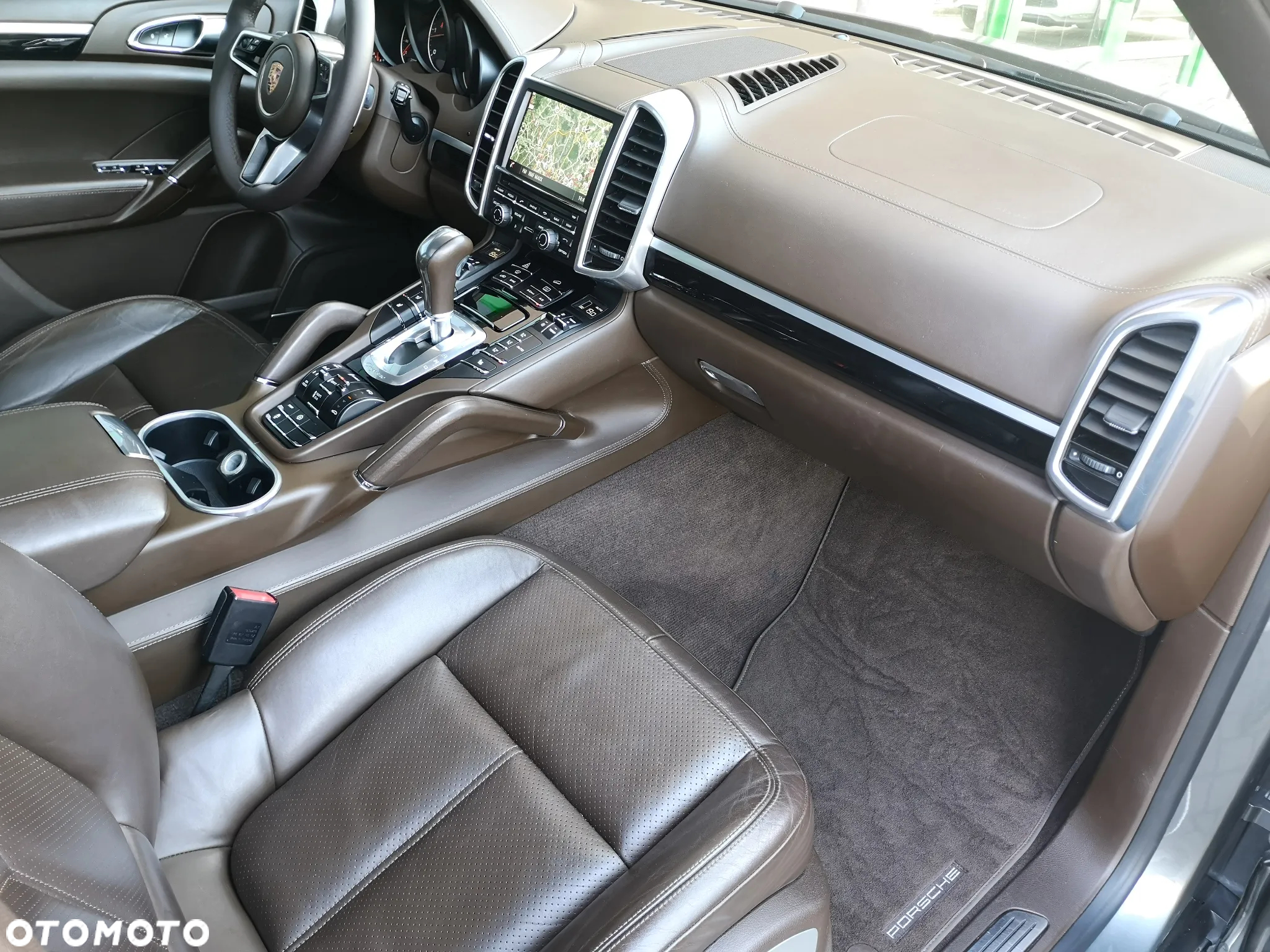 Porsche Cayenne Diesel Platinum Edition - 16