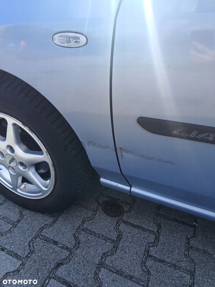 Suzuki Liana 1.6 - 11