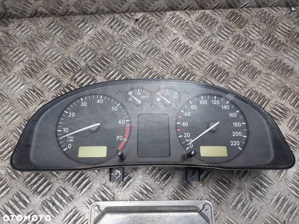 ZESTAW STARTOWY VOLKSWAGEN PASSAT B5 1.6 8V AHL 3B0907557C 4B0905851 - 3