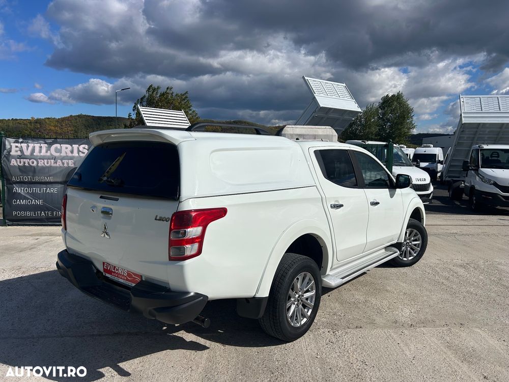 Mitsubishi L200 Double Cab 2.4 DI-D M/T Intense - 2