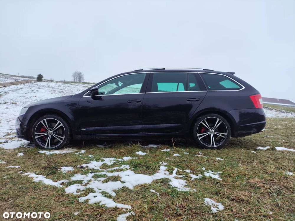 Skoda Octavia 2.0 TDI DSG RS - 8