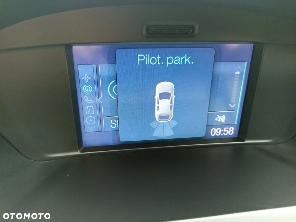 Ford Kuga 2.0 TDCi 2x4 Titanium - 25