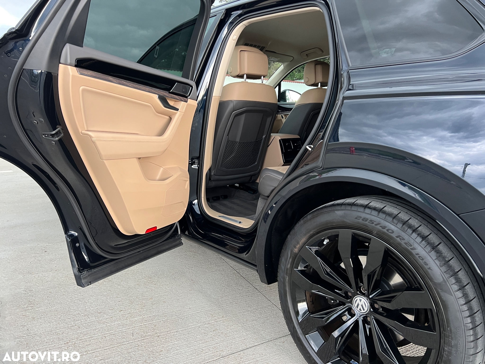 Volkswagen Touareg 3.0 V6 TDI 4Motion DPF Automatik R-Line - 36