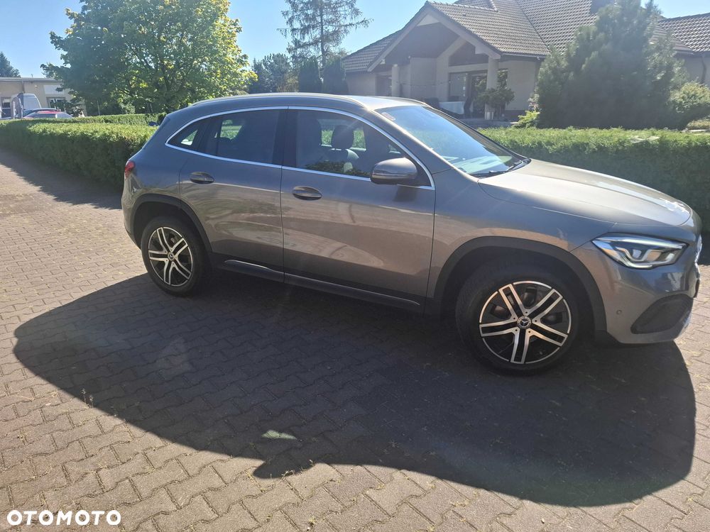 Mercedes-Benz GLA - 4