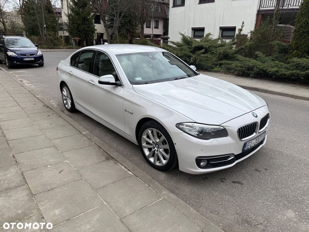 BMW Seria 5 525d xDrive Luxury Line - 1