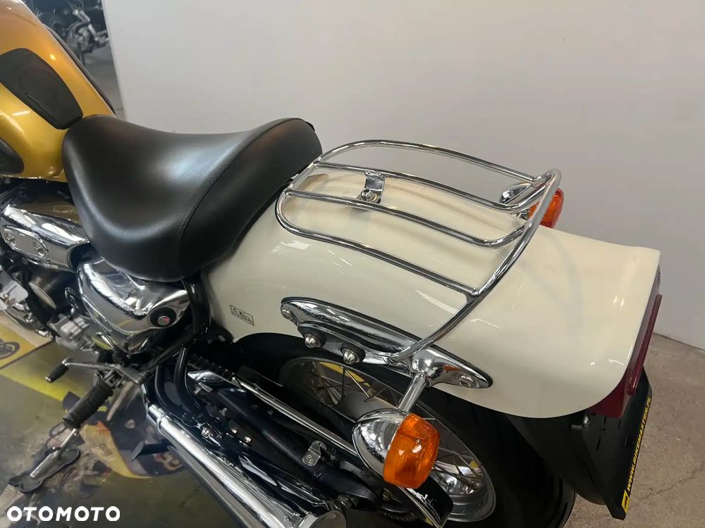 Triumph Adventurer - 32