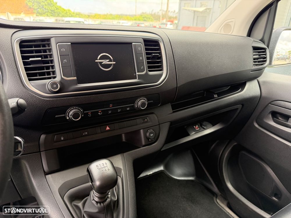 Opel Vivaro 1.5 CDTi L3H1 Essentia Inc - 11