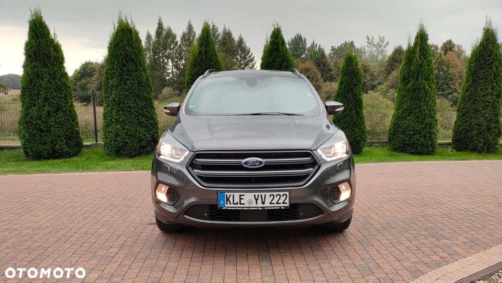 Ford Kuga 1.5 EcoBoost 2x4 ST-Line - 2