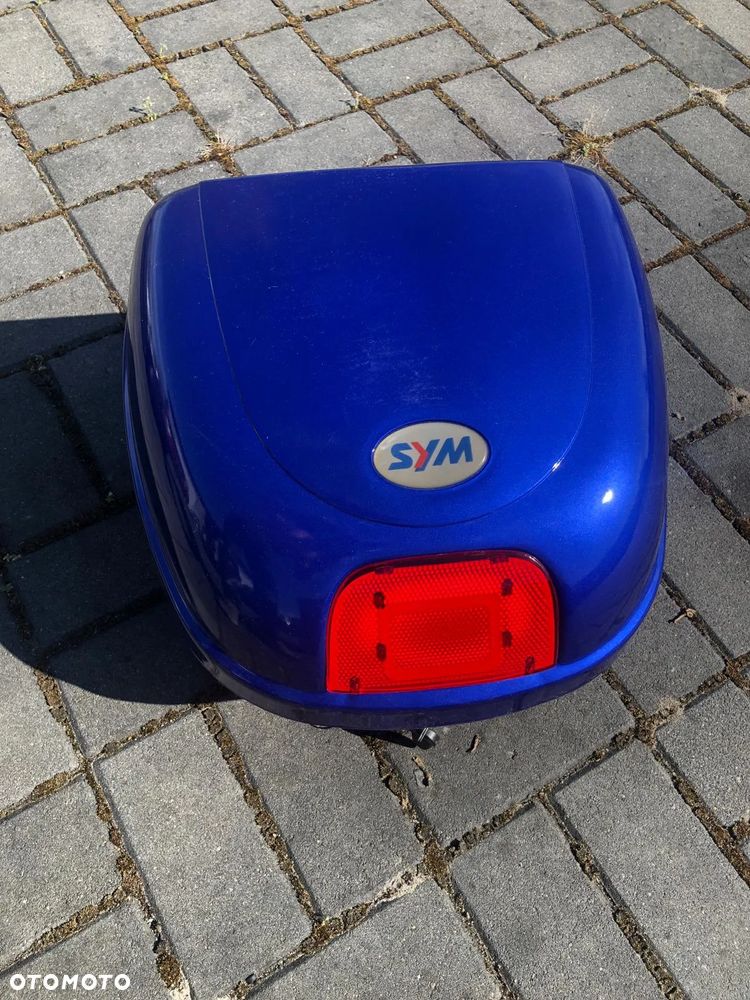 Sym Piaggio  kufer tył kuferek SCUTER