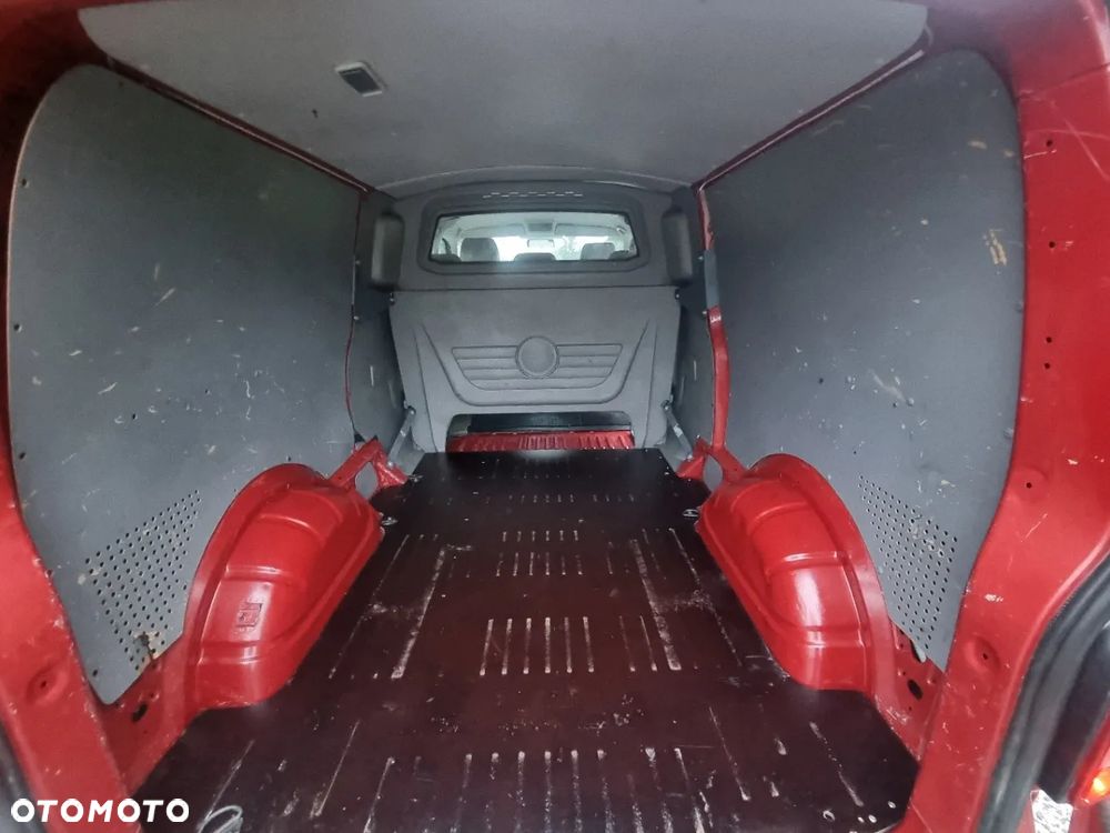 Volkswagen Transporter - 12