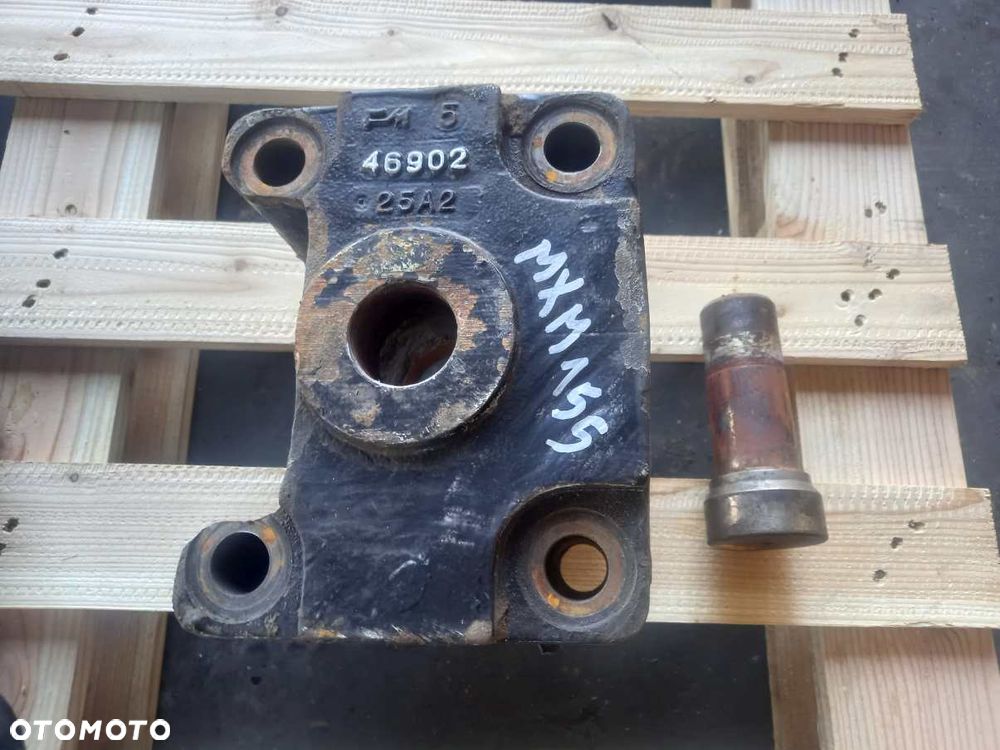 Elementy amortyzacji przedniej osi Case MXM155 - 8