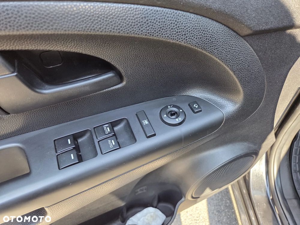 Kia Venga 1.4 Business Line - 23