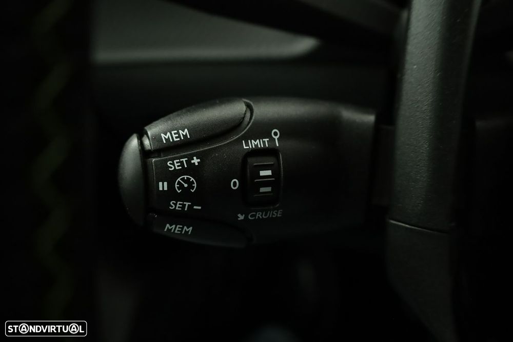 Peugeot e-208 50 kWh GT - 18