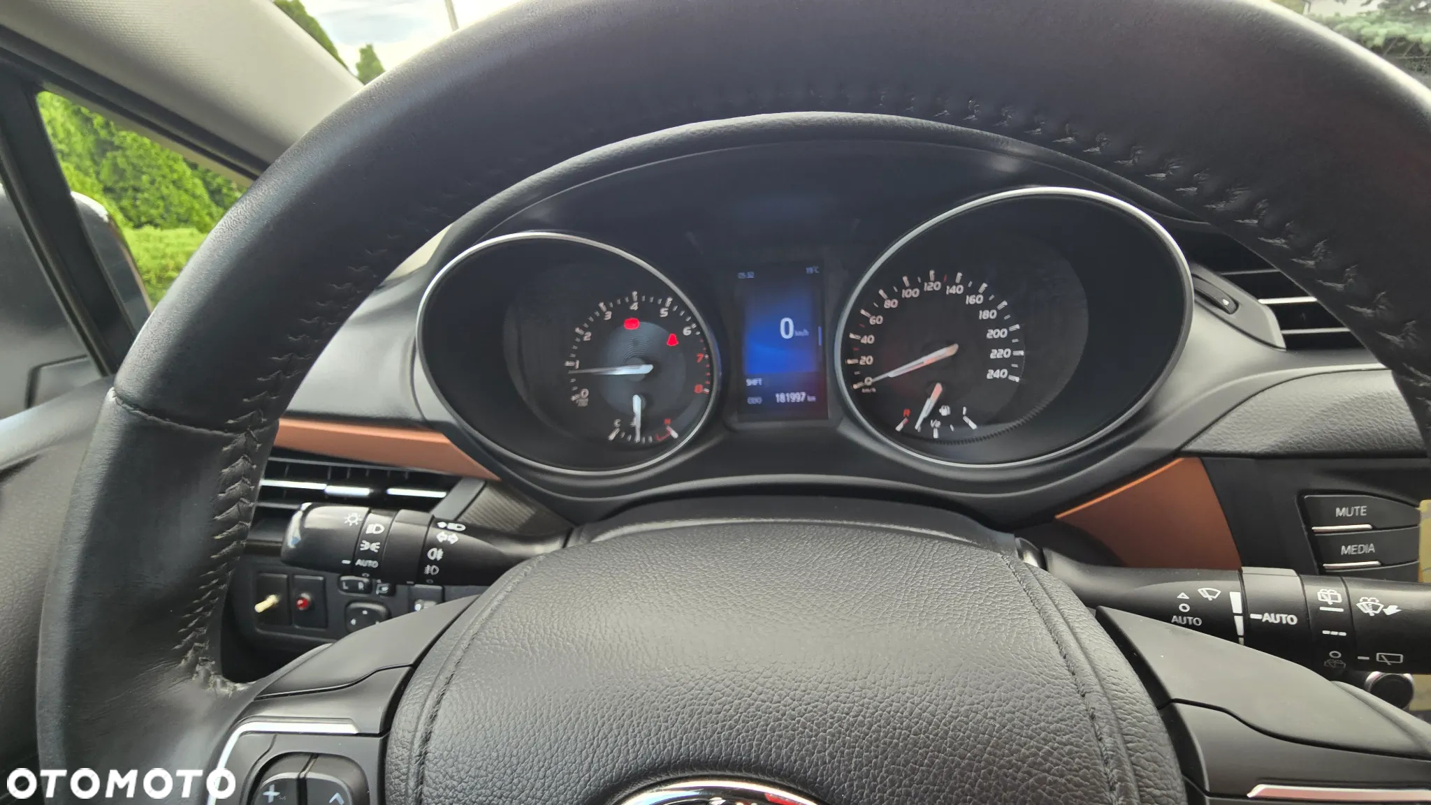 Toyota Avensis - 37