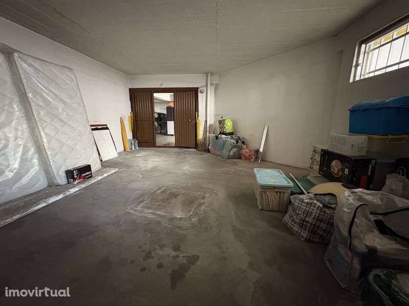Box de 28m2 em Garagem no Centro da Ericeira - Grande imagem: 2/11