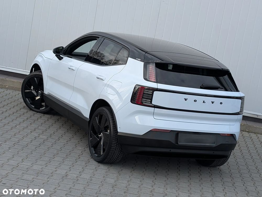 Volvo EX30 Twin Motor Performance AWD Ultra - 12