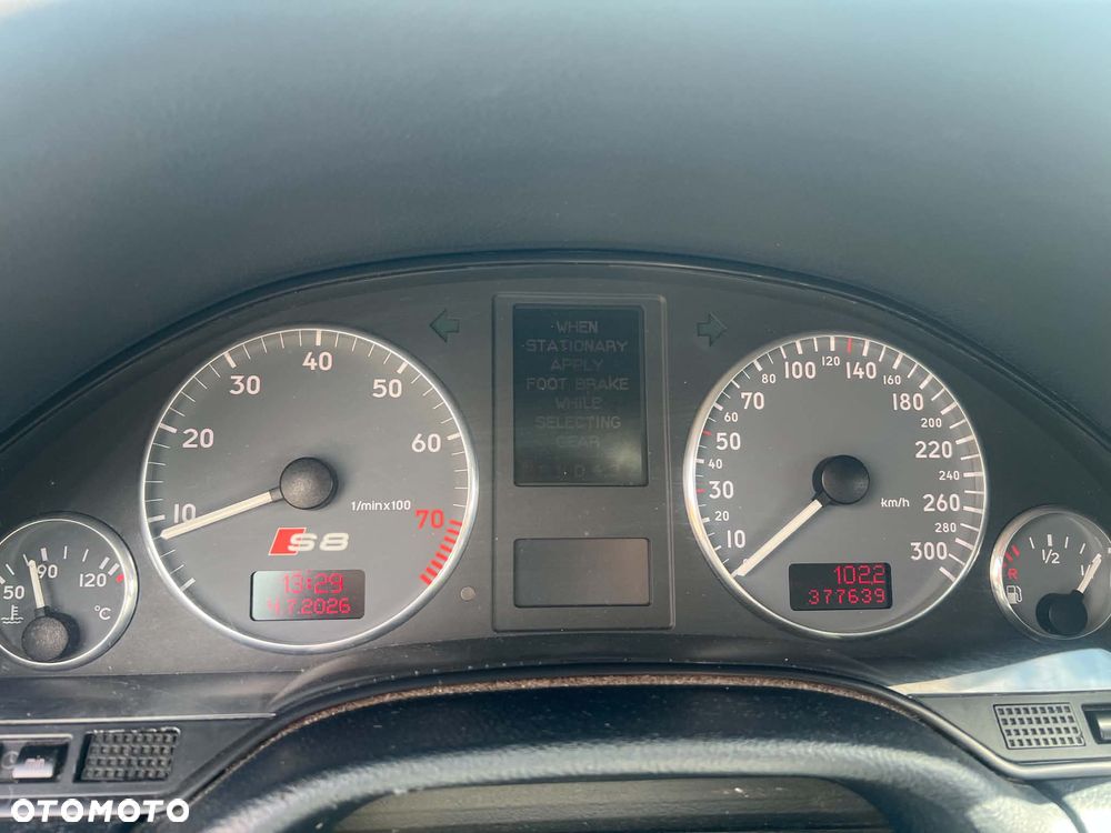 Audi S8 - 14