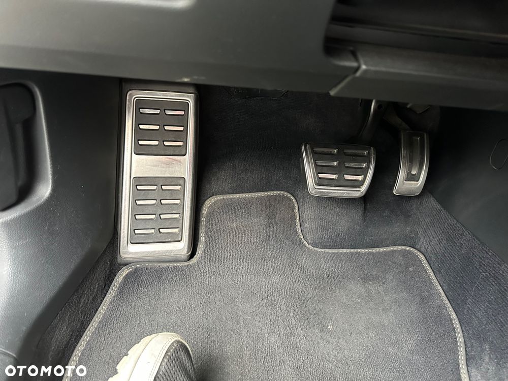 Volkswagen Passat - 24