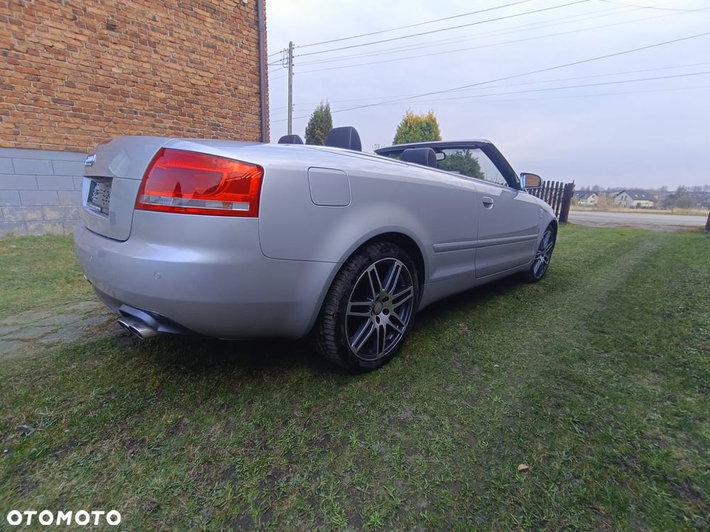 Audi A4 Avant 45 TFSI quattro S tronic S line - 17