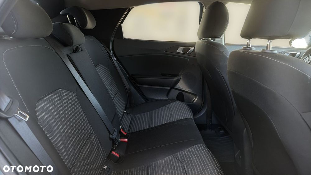 Kia XCeed - 10