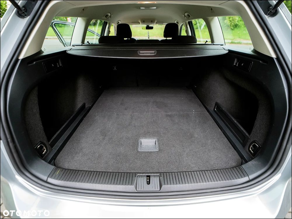 Volkswagen Passat - 39
