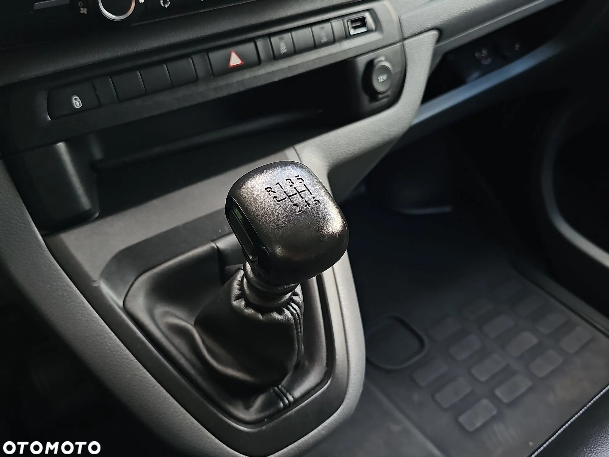 Peugeot Expert - 17